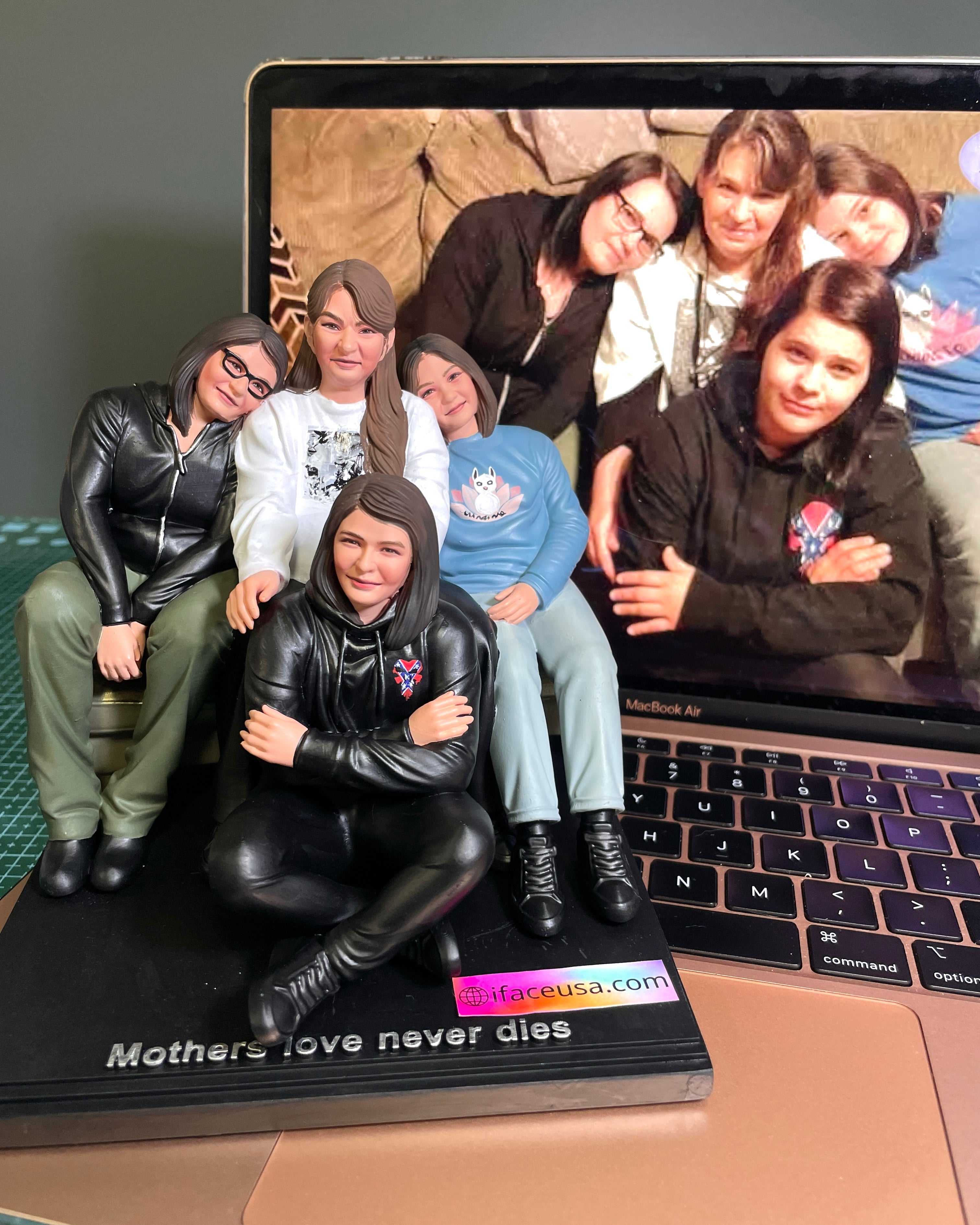 Custom 3D Family Figurines