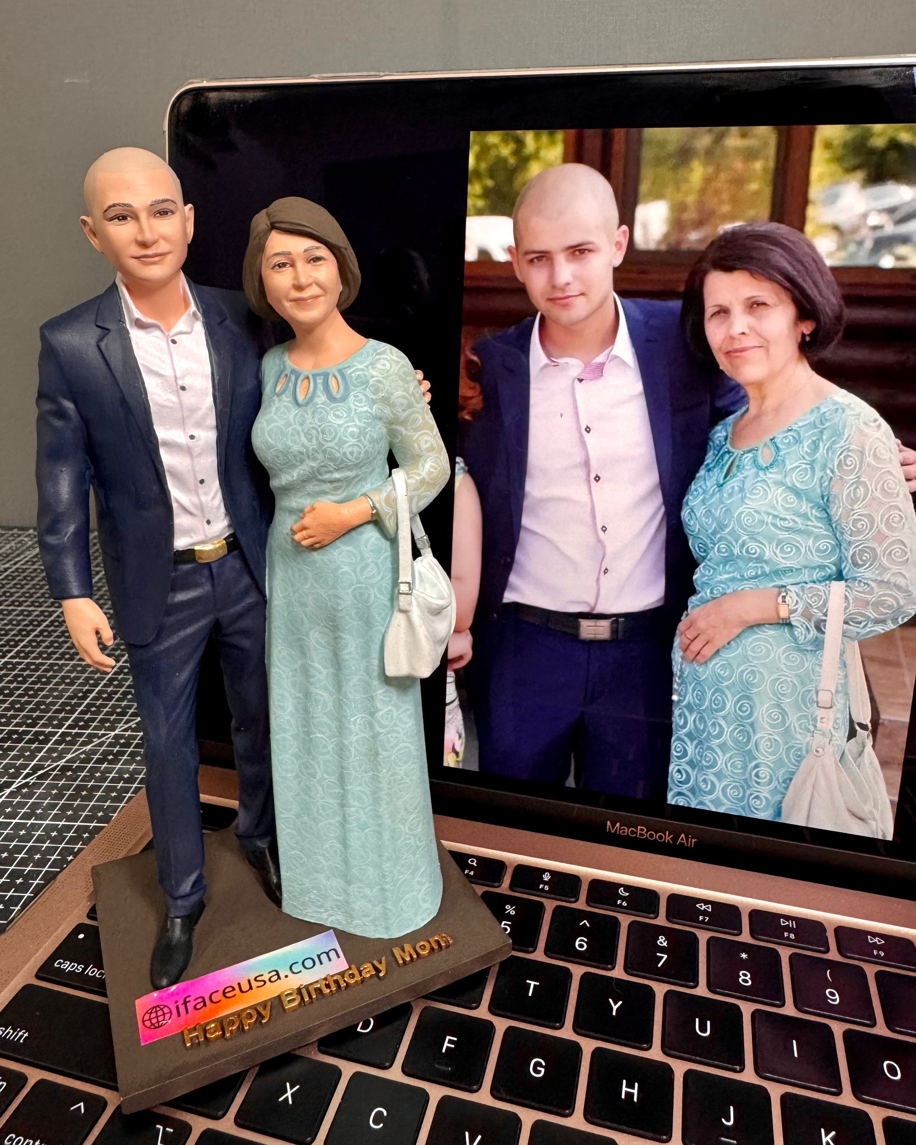 Personalised colored couple product